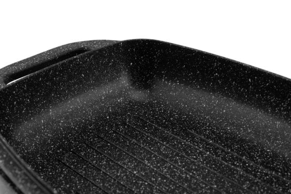 Ceramiczna brytfanna 5.1l z marmurkową powłoką non-stick, widok z boku