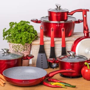 Zestaw czerwonych garnków i patelni 6.66l z ceramiczną powłoką i silikonowymi uchwytami, marki Edenberg