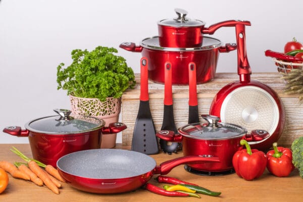 Zestaw czerwonych garnków i patelni 6.66l z ceramiczną powłoką i silikonowymi uchwytami, marki Edenberg