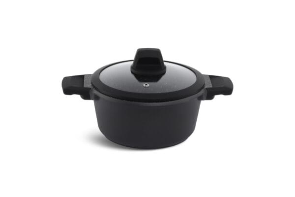 Czarny garnek ceramiczny 2.6l z pokrywką i silikonowymi uchwytami, część zestawu kuchennego