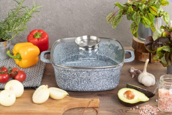 Garnek na indukcję 2.8l Edenberg z powłoką ceramiczną, pokrywka z hartowanego szkła, idealny do gotowania na kuchenkach indukcyjnych.