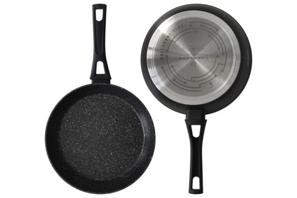 Czarna patelnia aluminiowa 18 cm z marmurową powłoką, odporna do 180°C, widok z góry