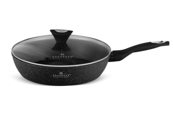 Patelnia aluminiowa o średnicy 22 cm z pokrywką, nieprzywierająca powłoka, czarna, widok z boku