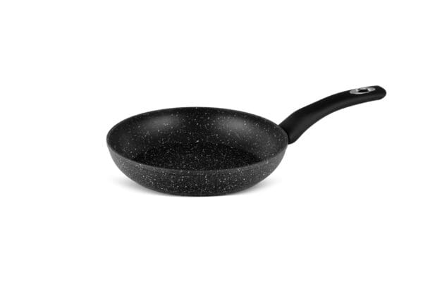 Patelnia ceramiczna 28 cm z zestawu Edenberg, widok z boku, czarna, indukcyjna