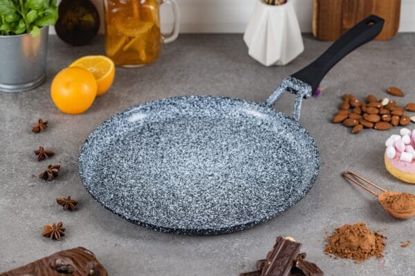 Czarna patelnia do naleśników 28 cm z ceramiczno-granitową powłoką nieprzywierającą