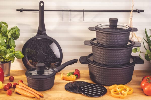 Zestaw garnków z patelnią ceramiczno-marmurkowy 1.3L do 6.4L Edenberg – czarny design, trwałe i łatwe w czyszczeniu